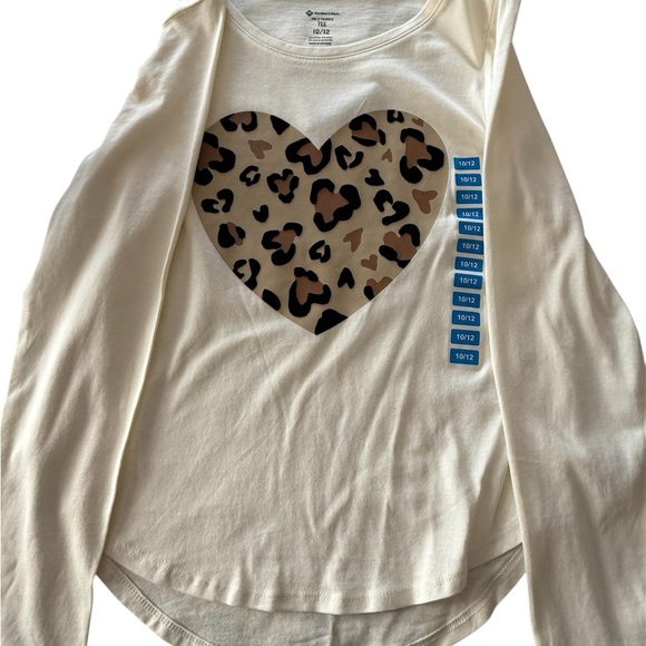 Member’s Marks Girl’s 2- Pack Tees “Peace &Love” & Leopard Heart Long Sleeve - Picture 4 of 5